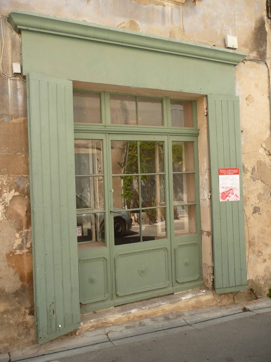 Menerbes maison de village à vendre