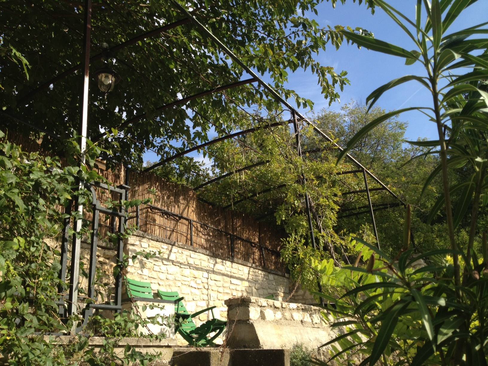Menerbes à vendre masion avec belle terrasse avec vue Luberon