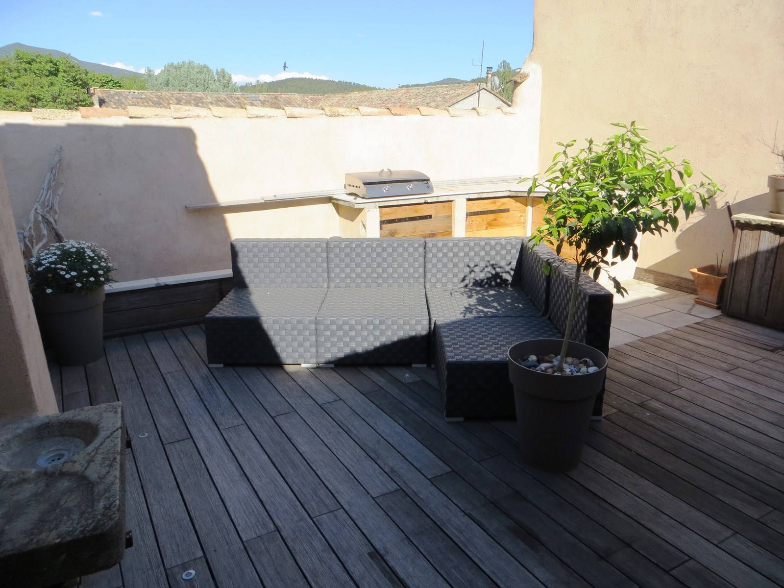 A vendre dans le luberon maison avec terrasse entièrement restaurée