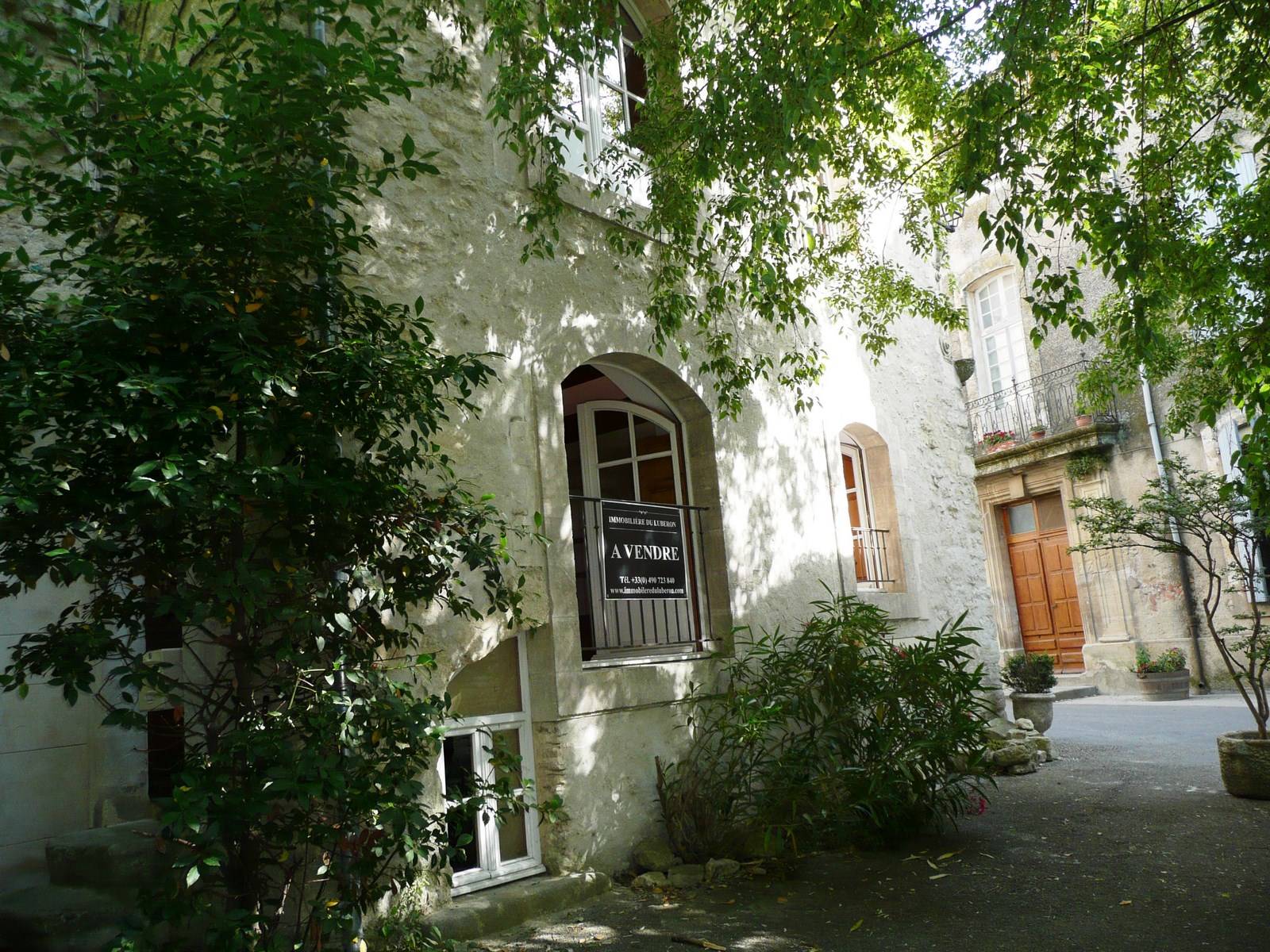 Saignon place de la fontaine maison à vendre