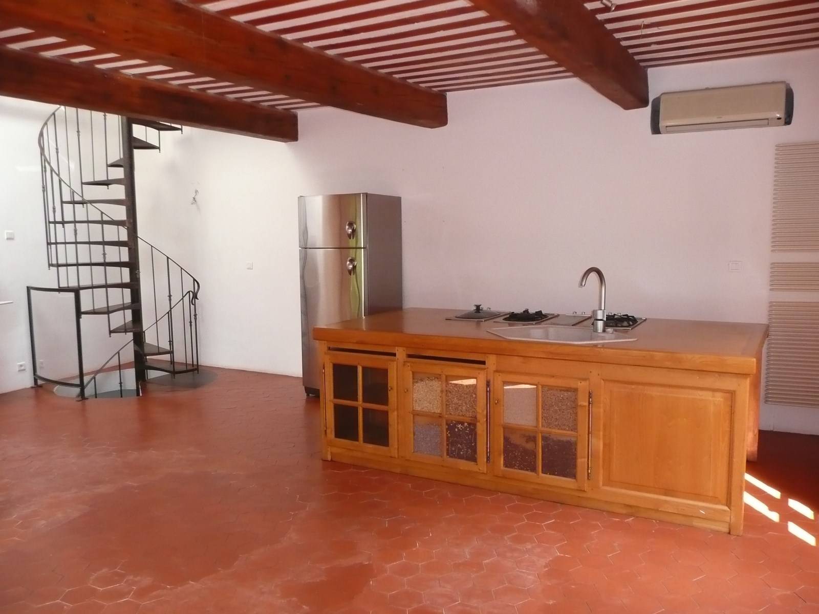 rénovation contemporaine d'une maison de village dans le Luberon