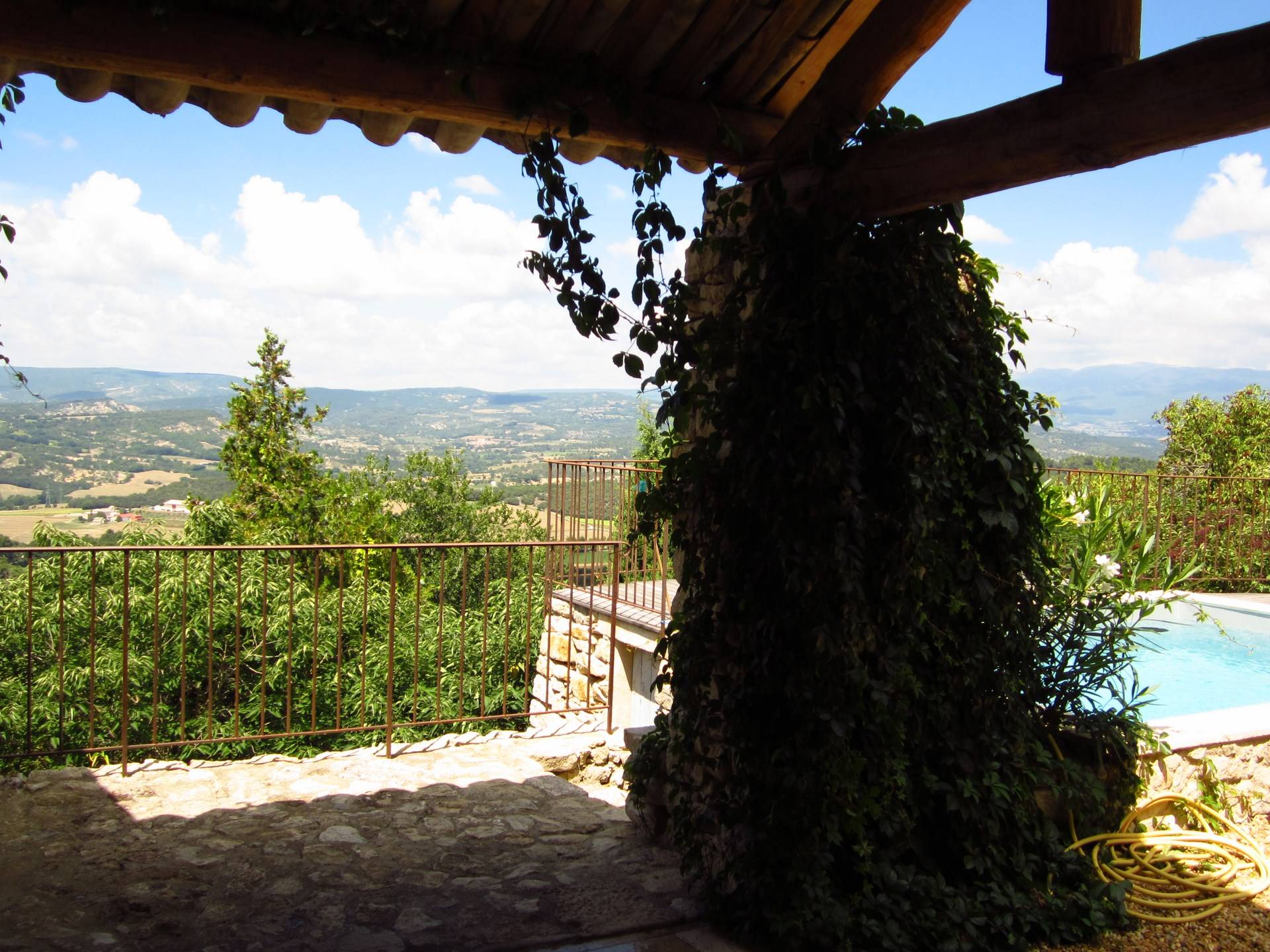 Maison de village à la vente à LURS avec vue