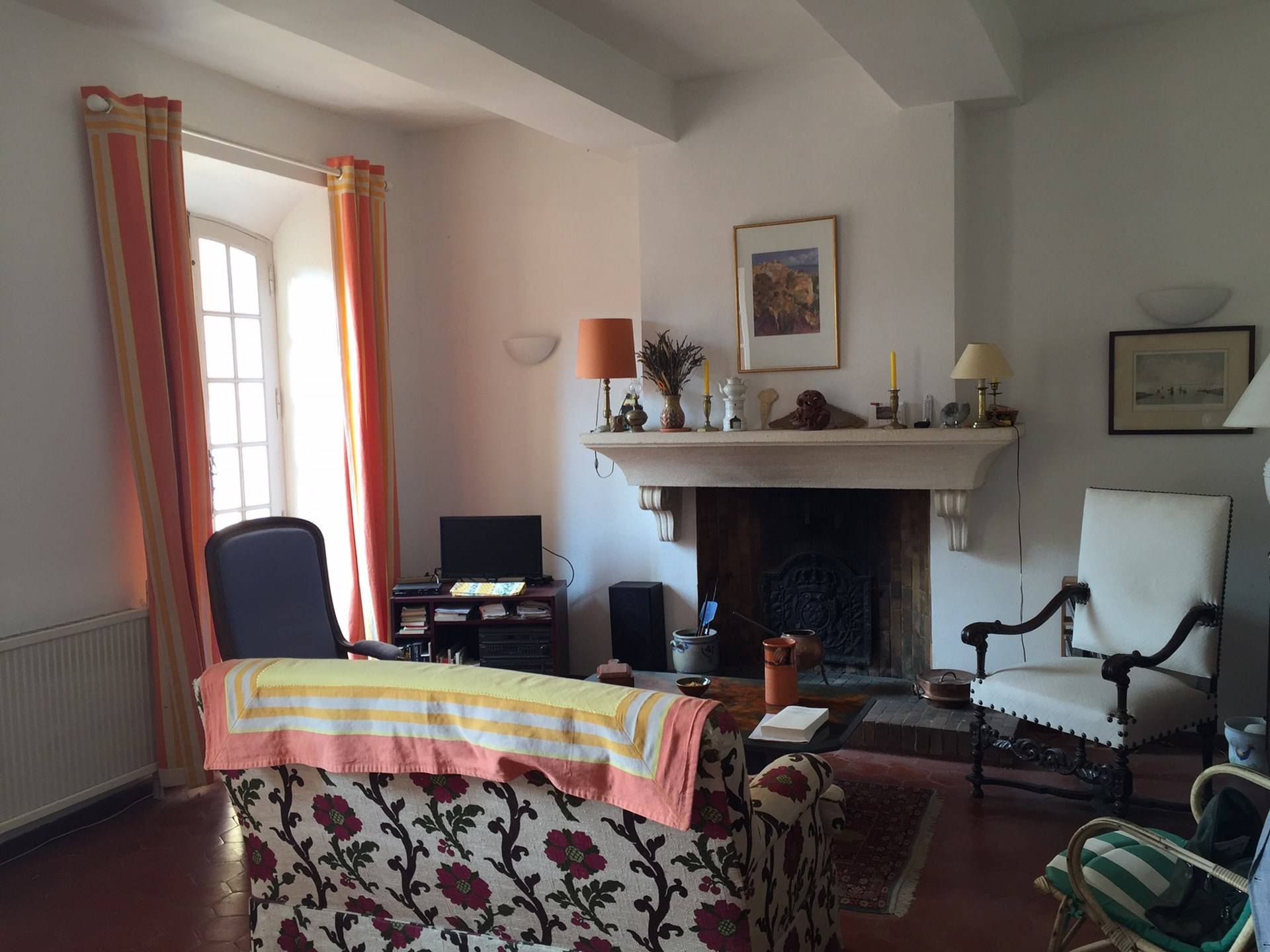 Vente à Roussillon d'une maison de village avec terrasse et jardin