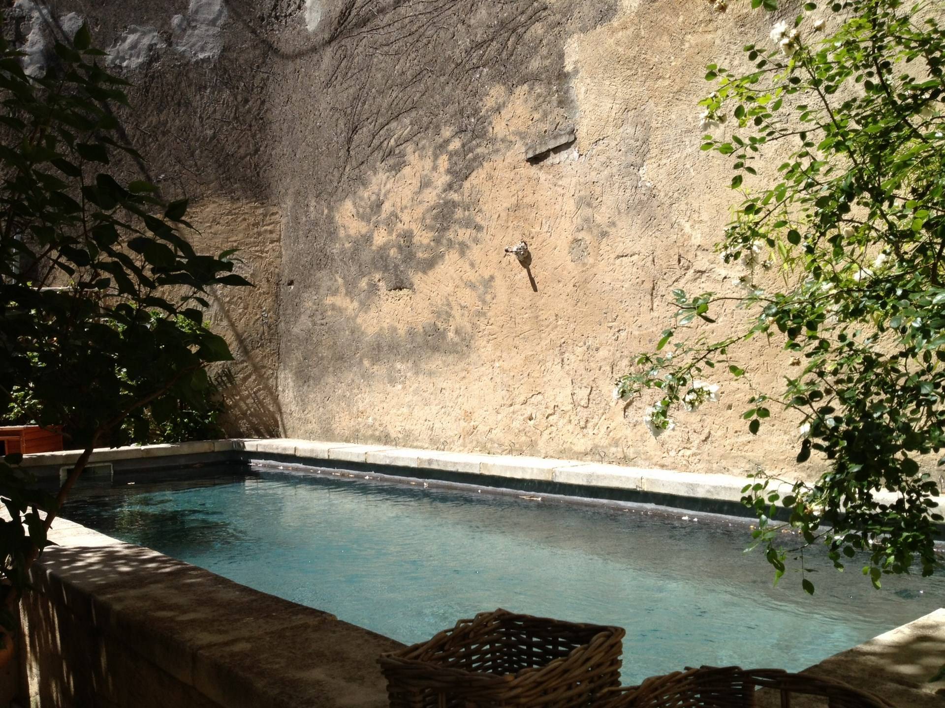 Luberon à vendre maison de village avec piscine dans une cour intérieure