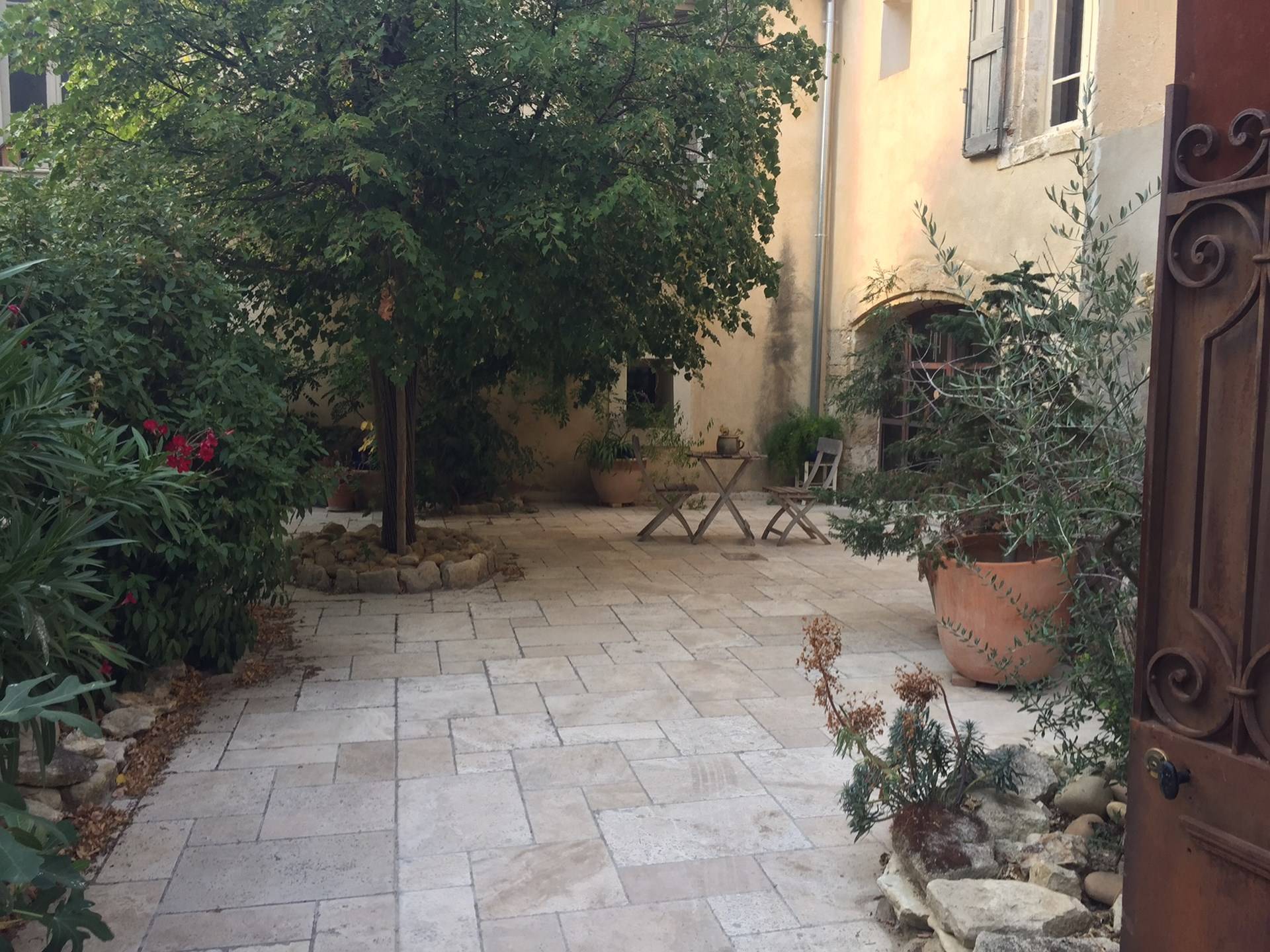 Charme et authenticité dans cette maison de village à vendre à Robion