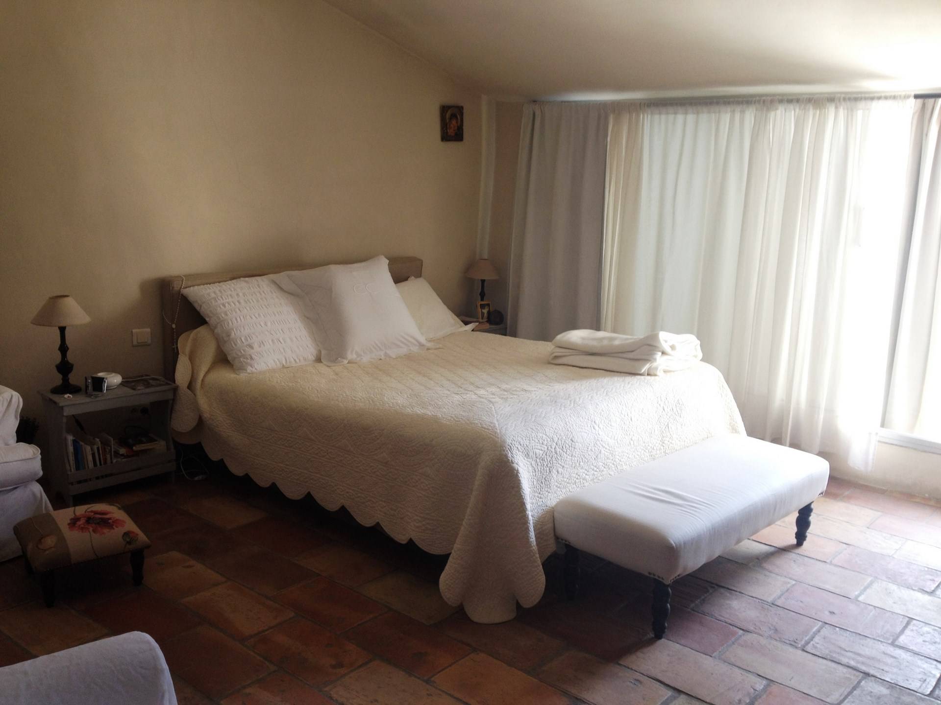 Demeure de village de caractère à vendre à Menerbes avec cour intérieure et terrasses