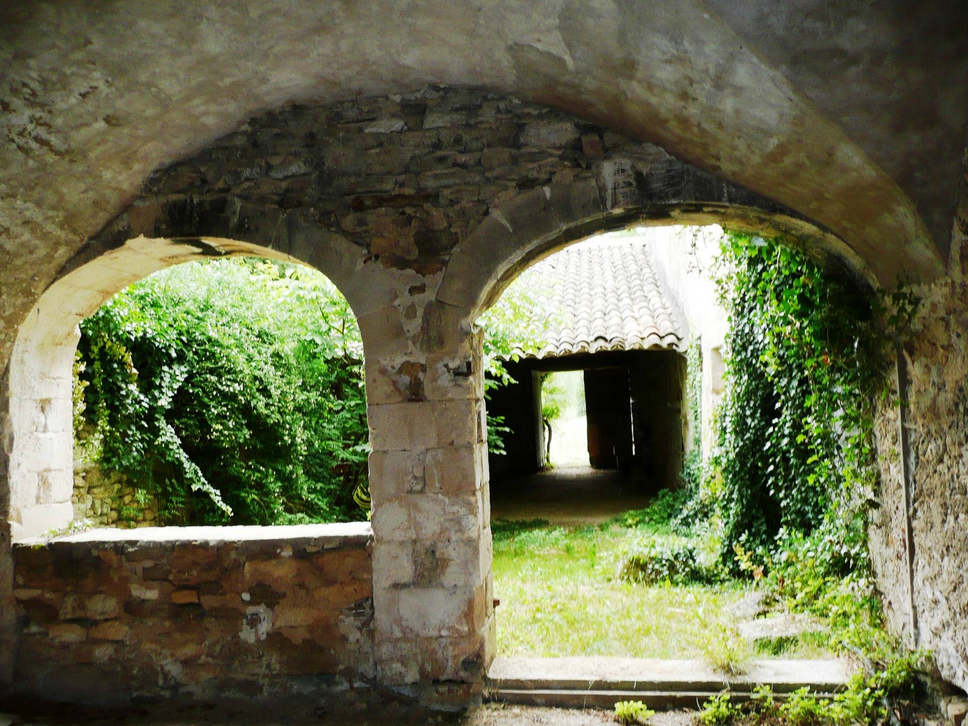 beaux éléments anciens dans cette maison à la vente à Menerbes