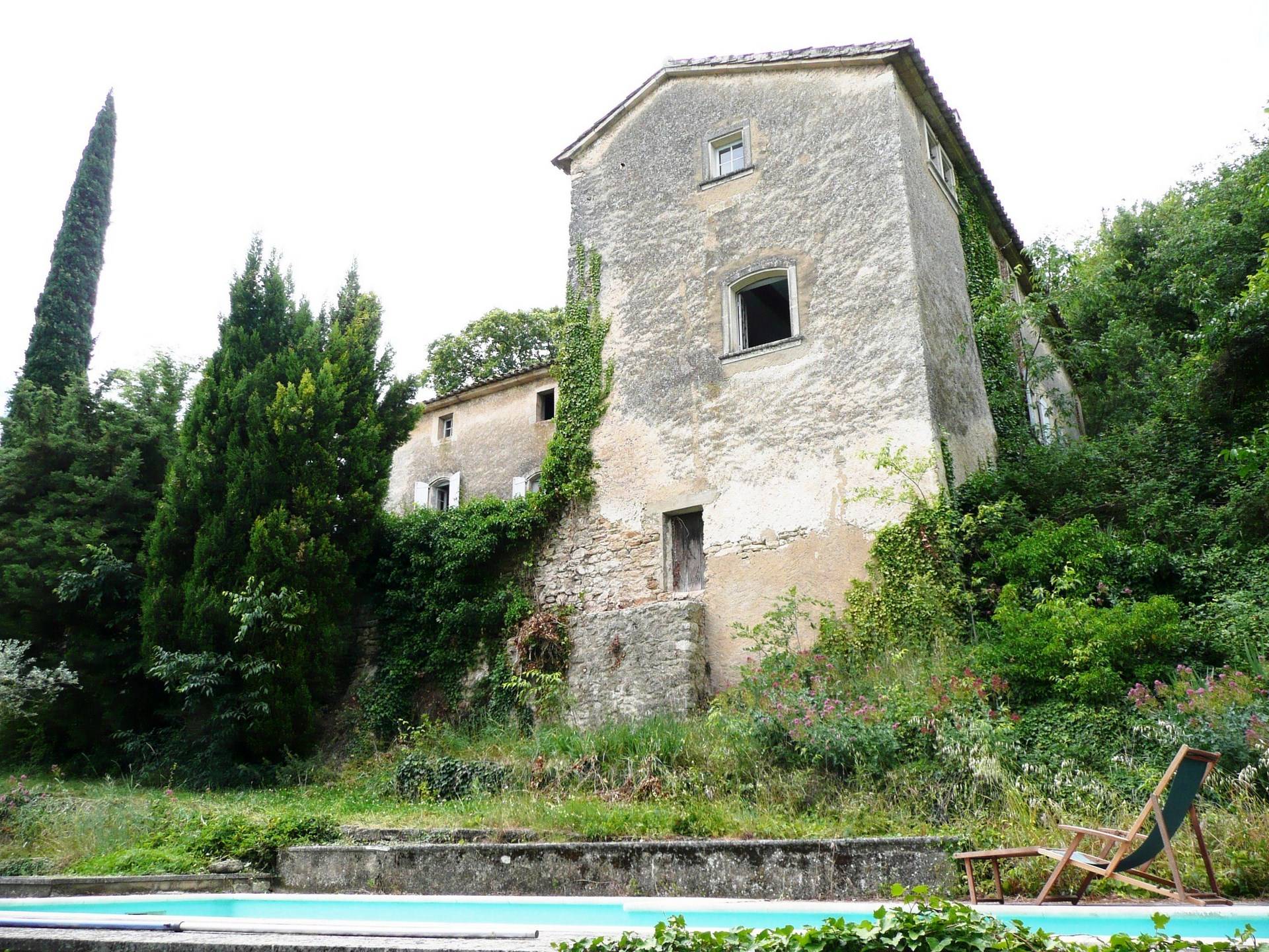 Bastide vendue dans le village de Menerbes