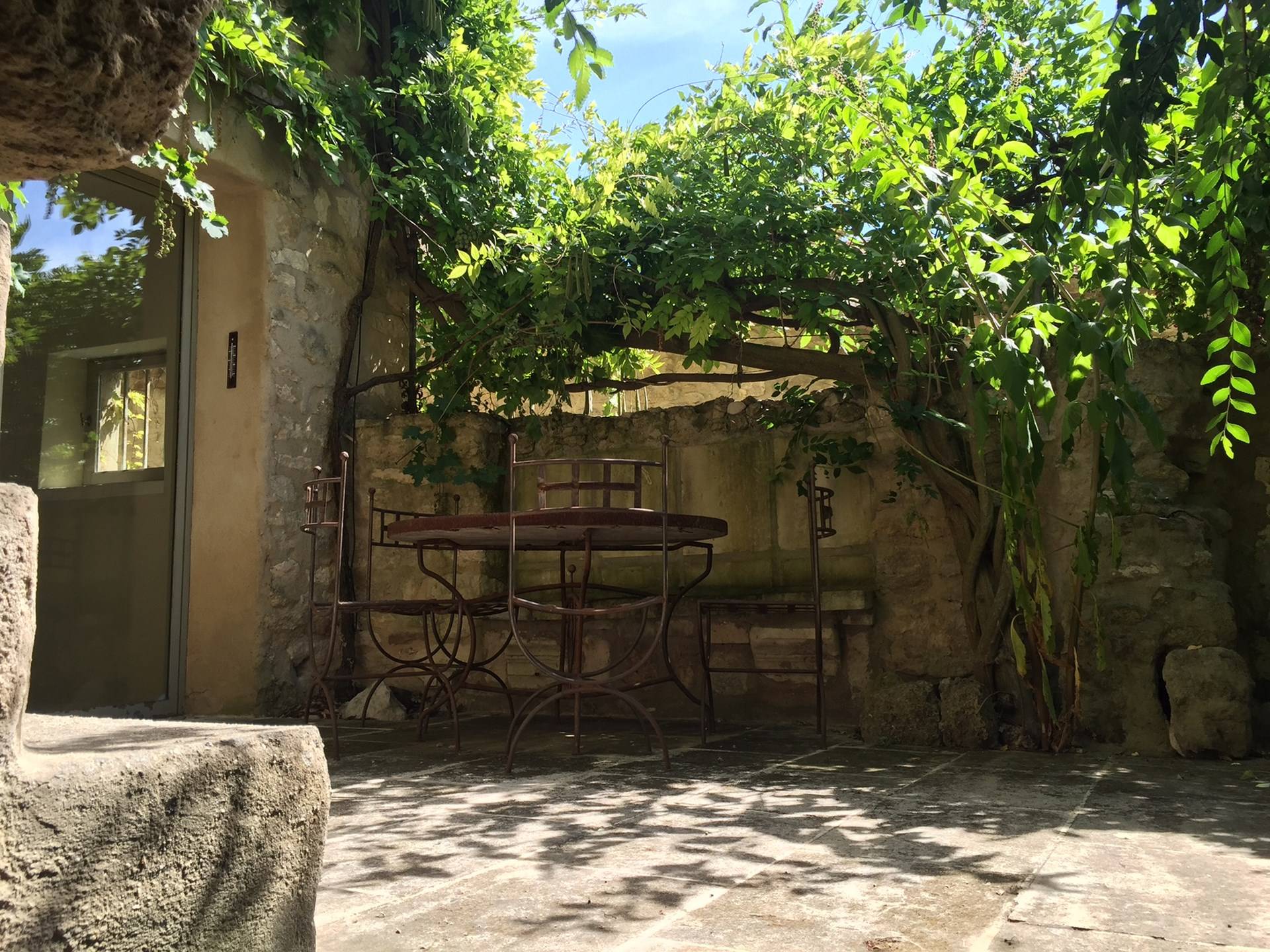 Maison de village avec cour intérieure jardin et vue panoramique