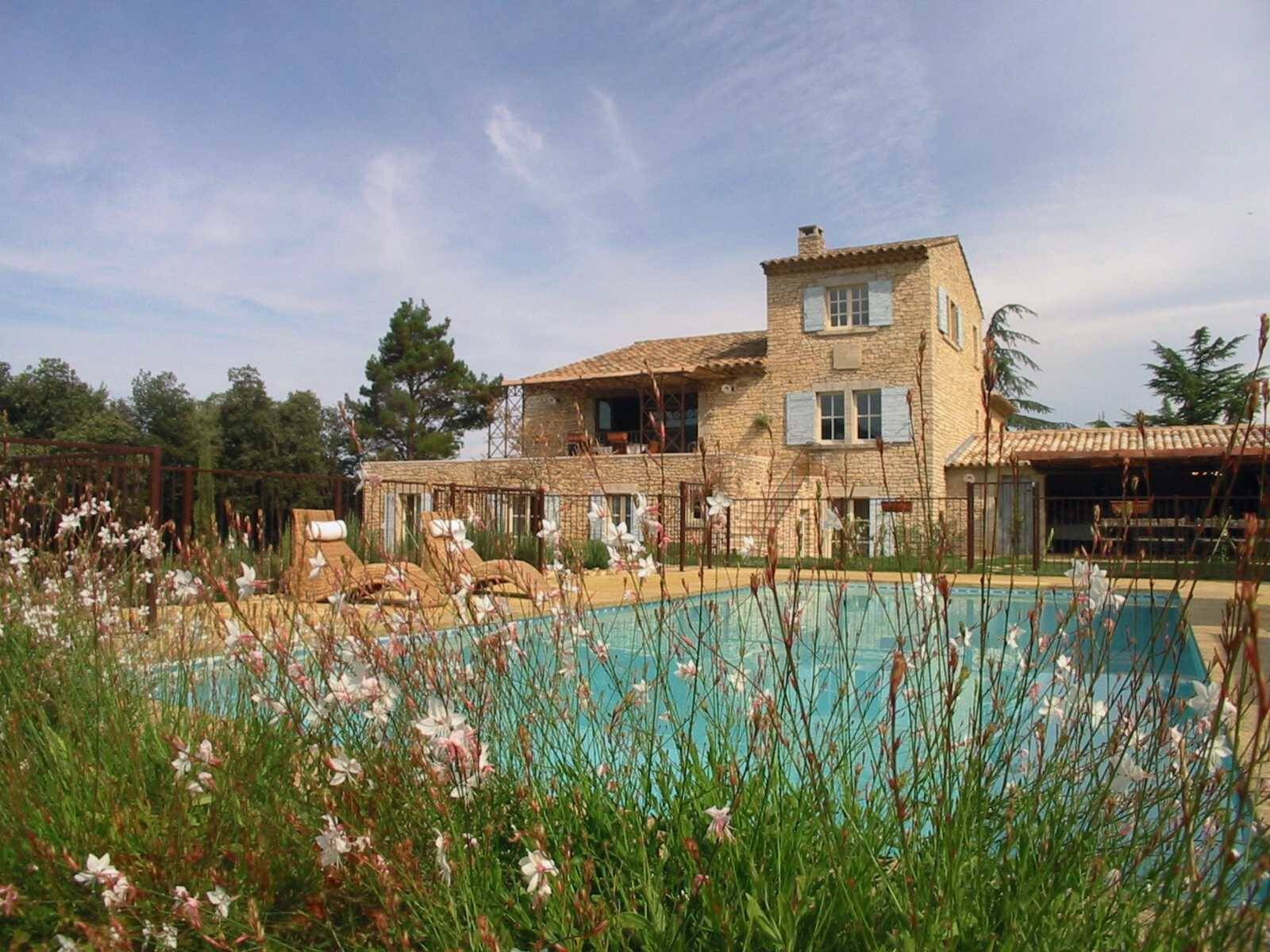 Bastide en pierre  à vendre à Menerbes avec une superbe vue sur le village