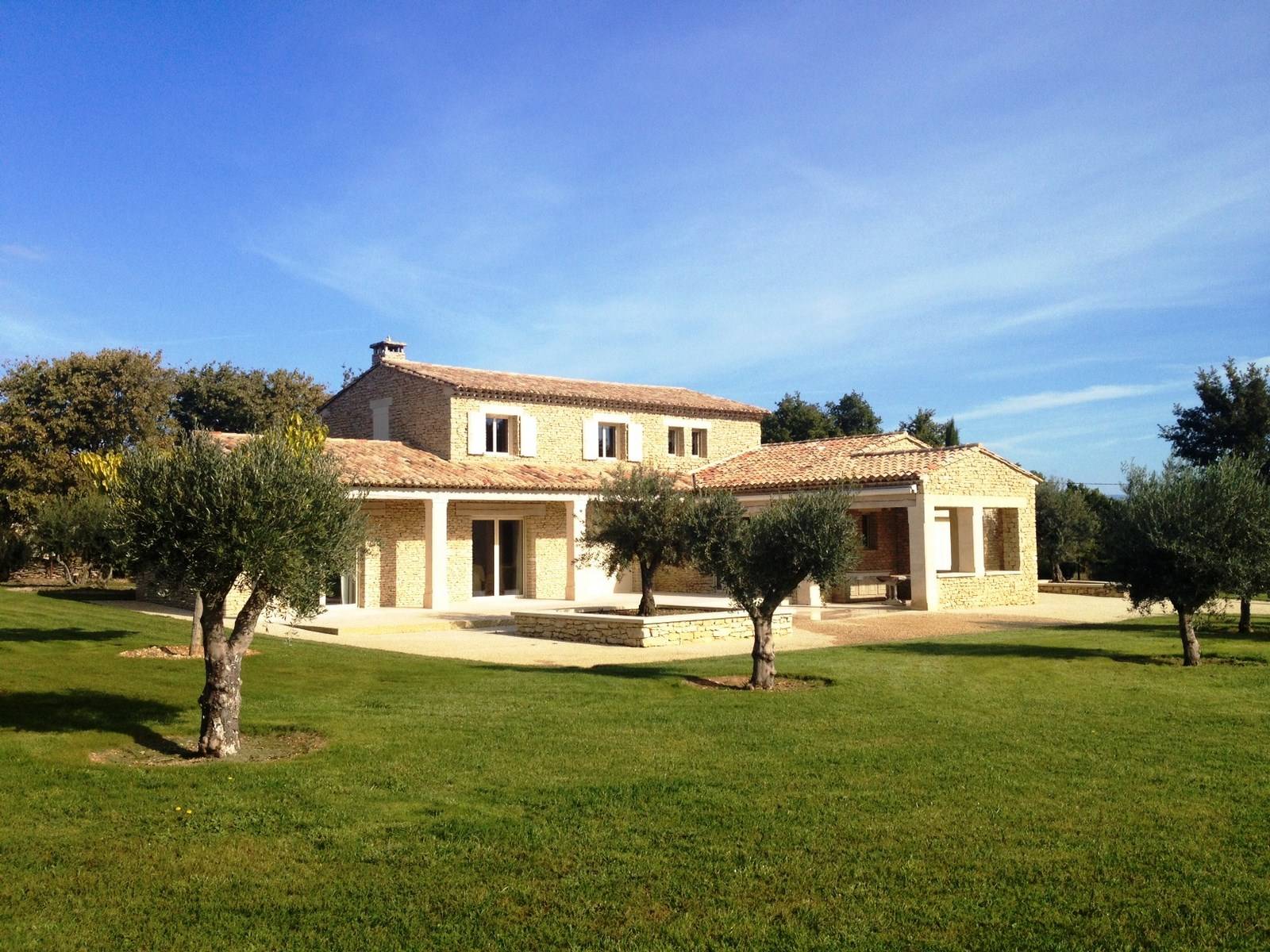 Lacoste Maison contemporaine en peirre à la vente en exclusivité par l'agence Immobilière du Luberon