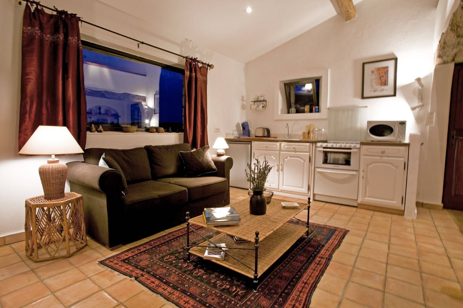 Propriété à vendre à Simiane la Rotonde avec Maison d'amis indépendante