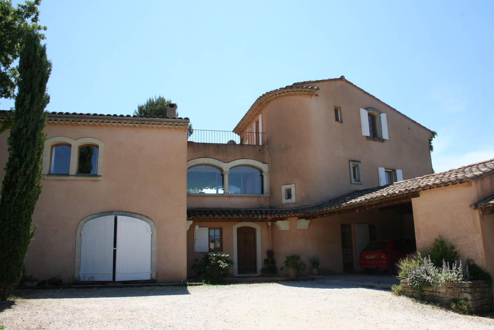 Maison contemporaine avec vue dans le Luberon