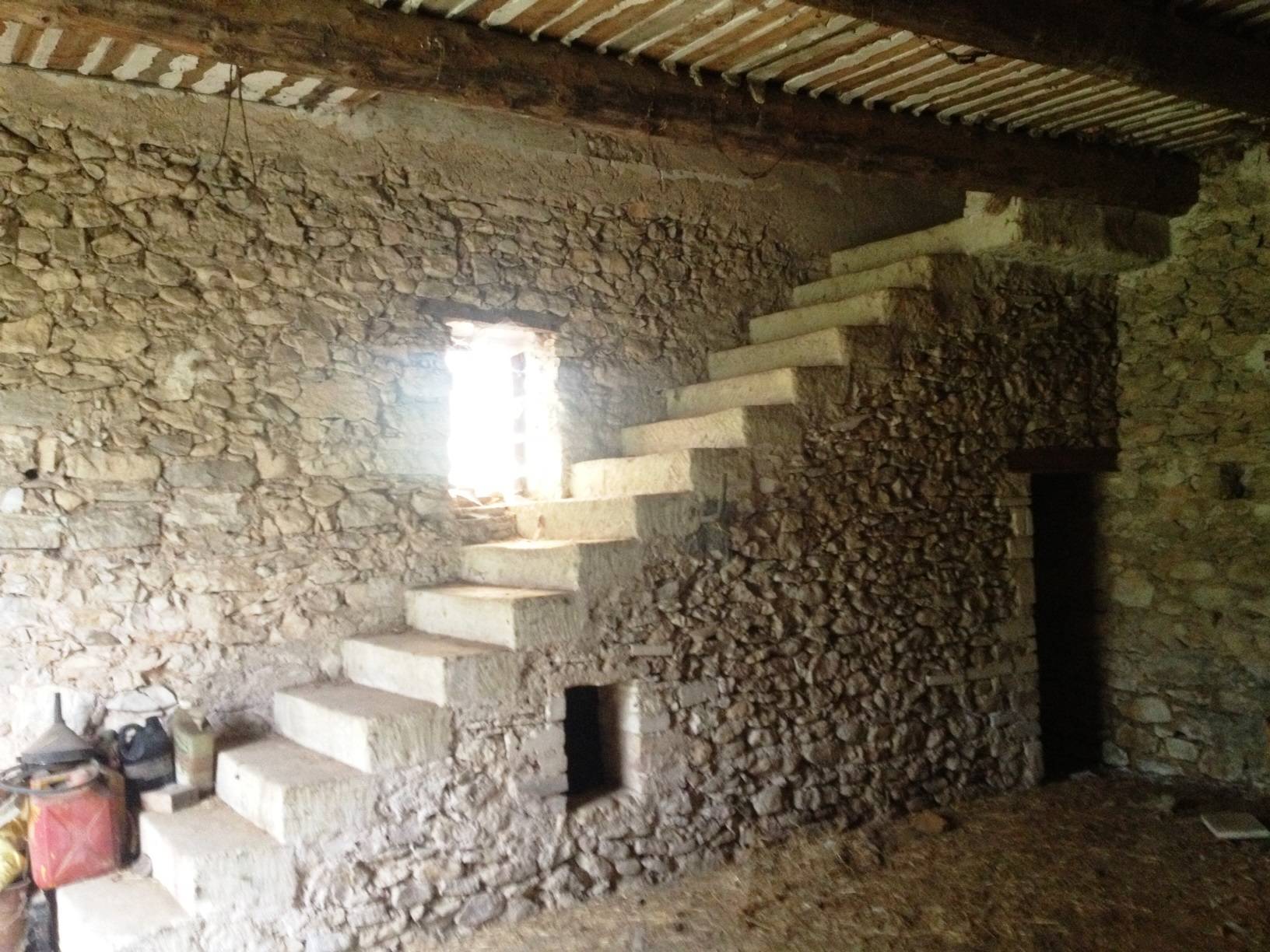 Maison de maitre et ses dépendances à vendre à Lioux
