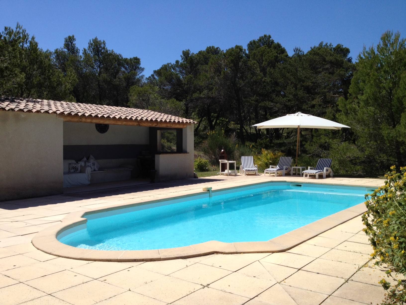 Piscine avec superbe vue