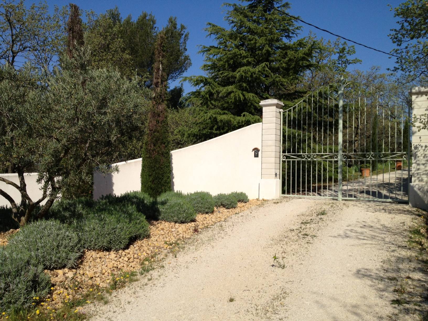 Maison contemporaine à vendre à Chateauneuf de Gadagne