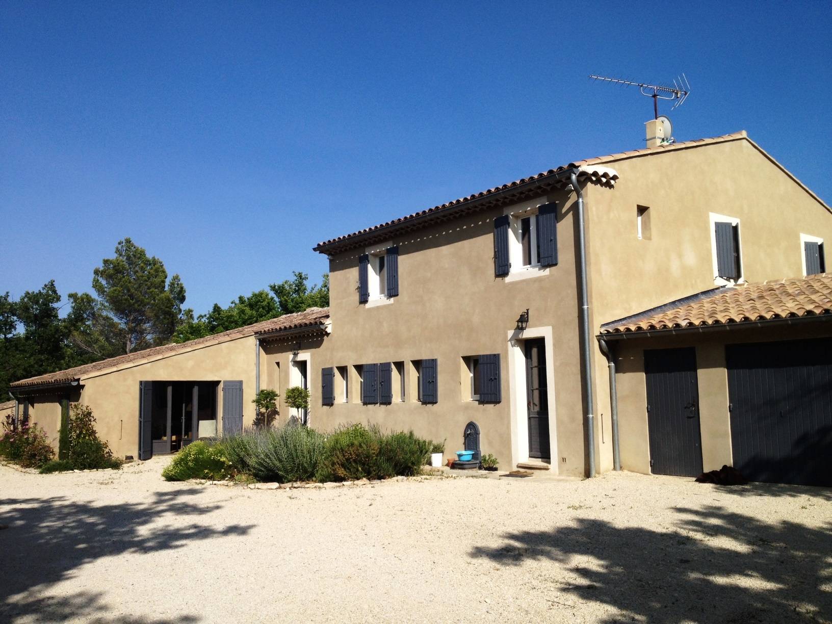 Roussillon Mas contemporain à vendre