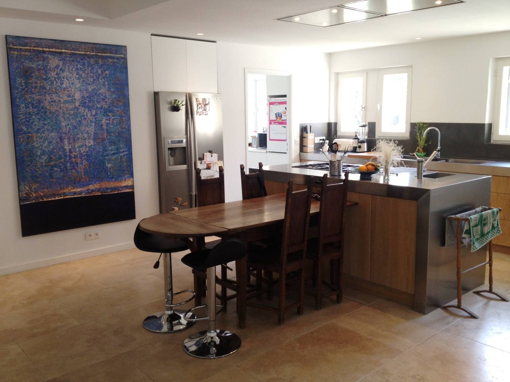 Cuisine équipée avec ilot central