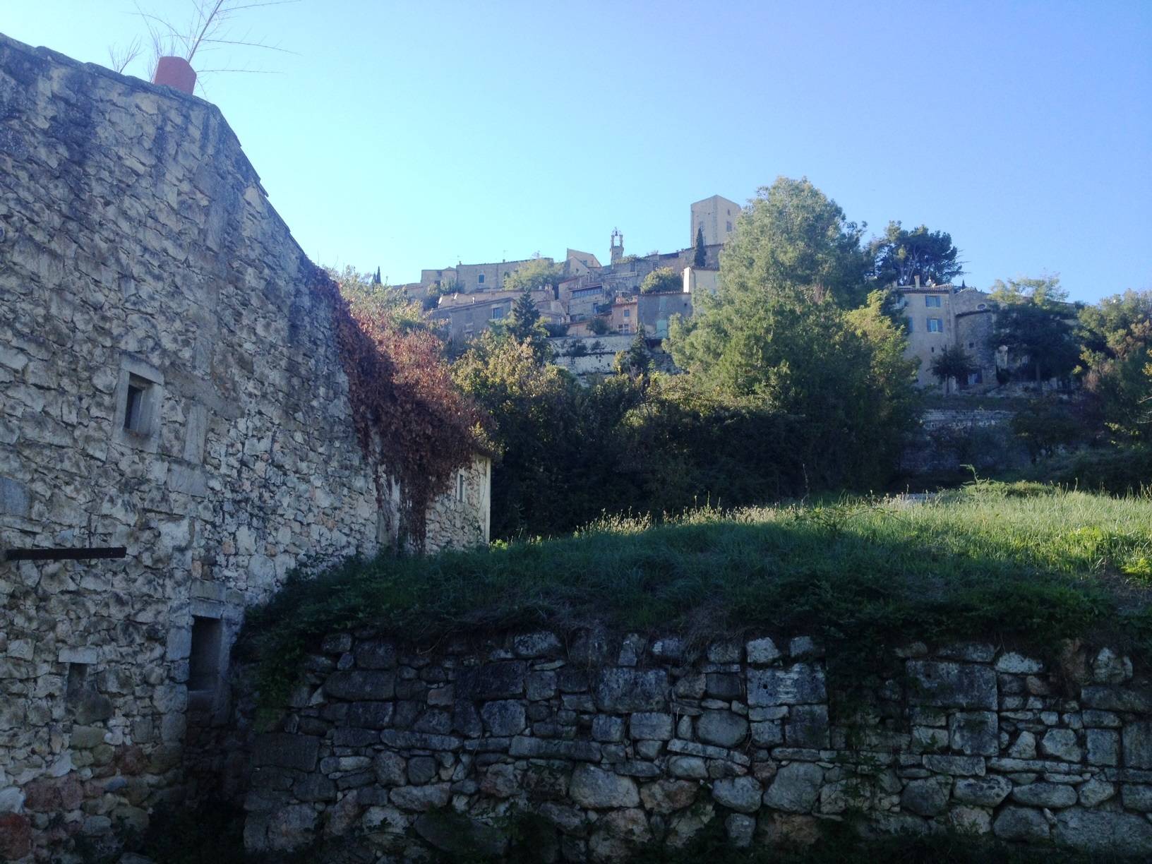 Maison à restaurer à la vente à Lacoste