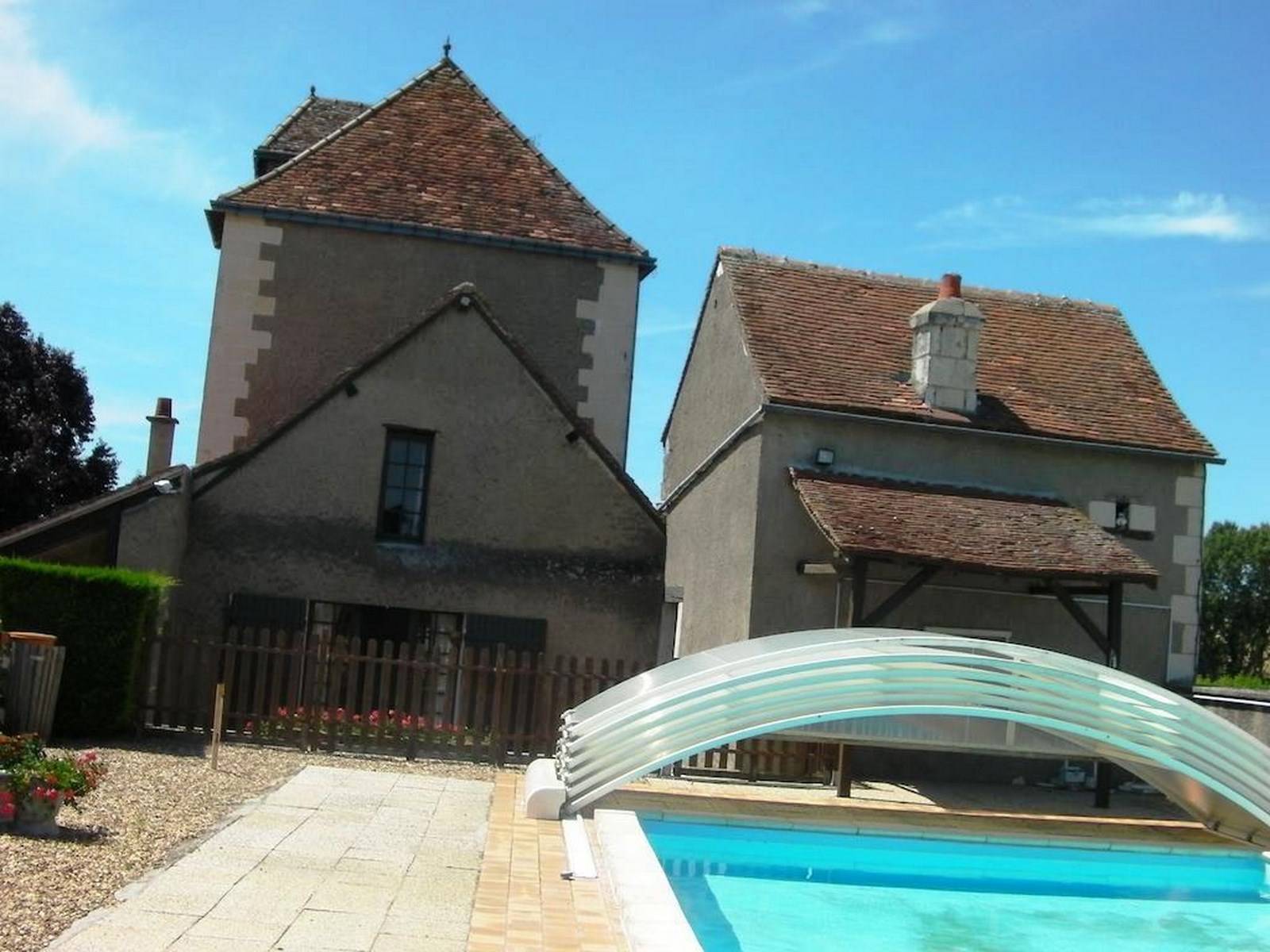Ancien moulin restauré avec terrain et piscine