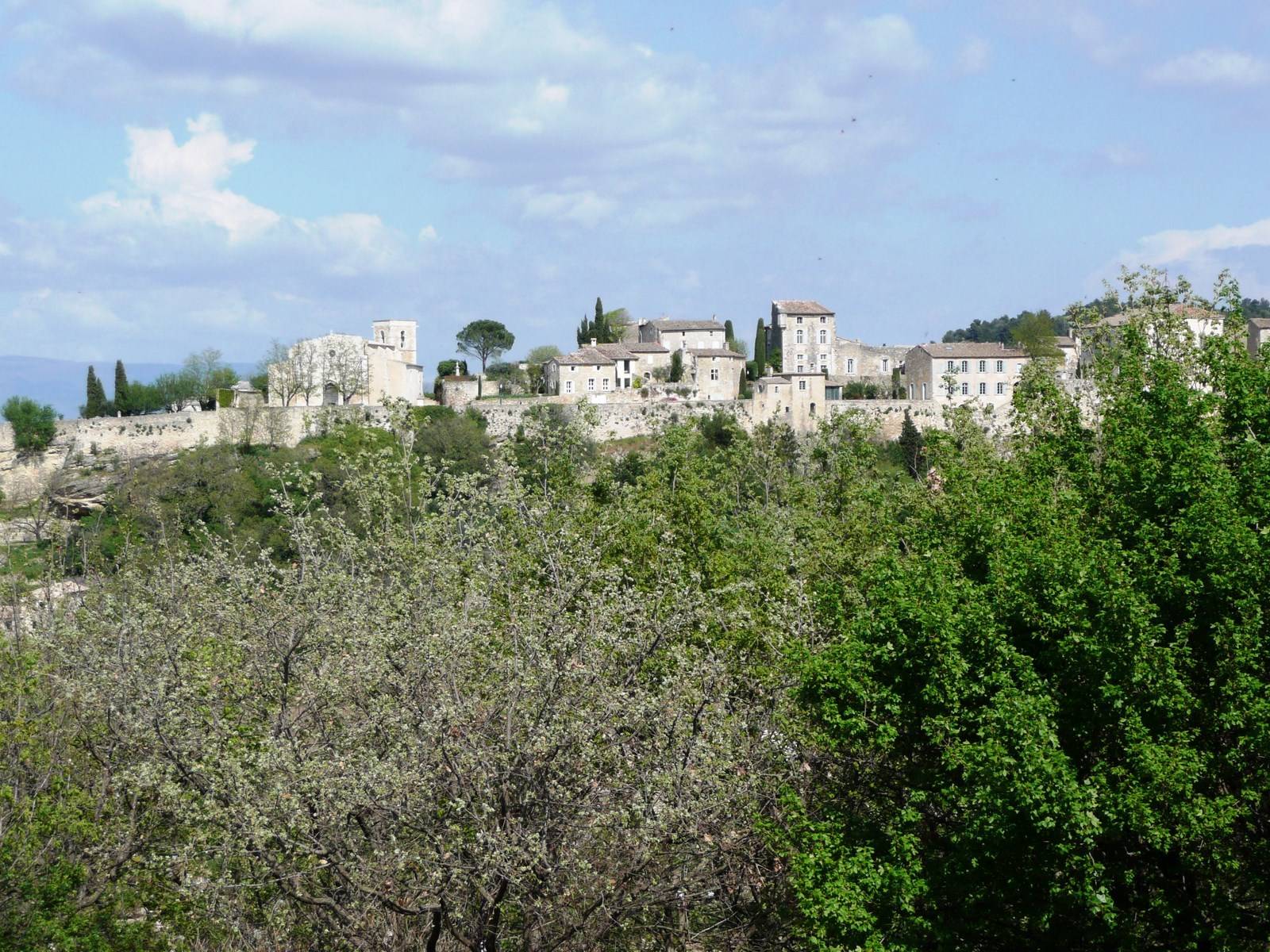 Propriété à vendre à Menerbes avec superbe vue sur le village