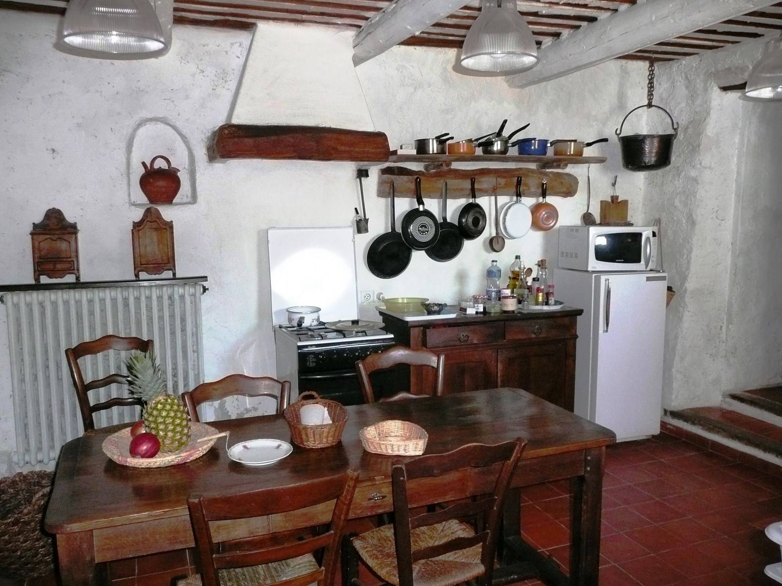 Maison 18ème à la vente avec sa cuisine Provençale