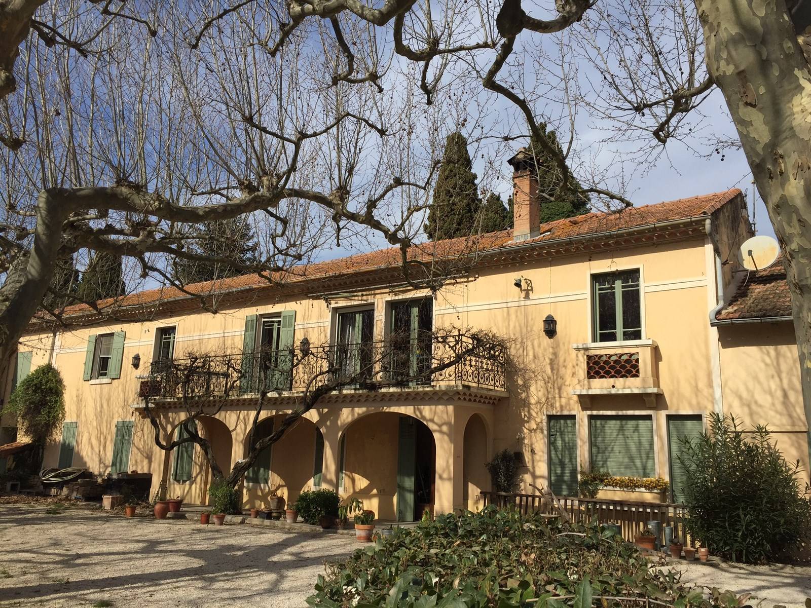 A vendre dans les Alpilles mas avec jardin et piscine