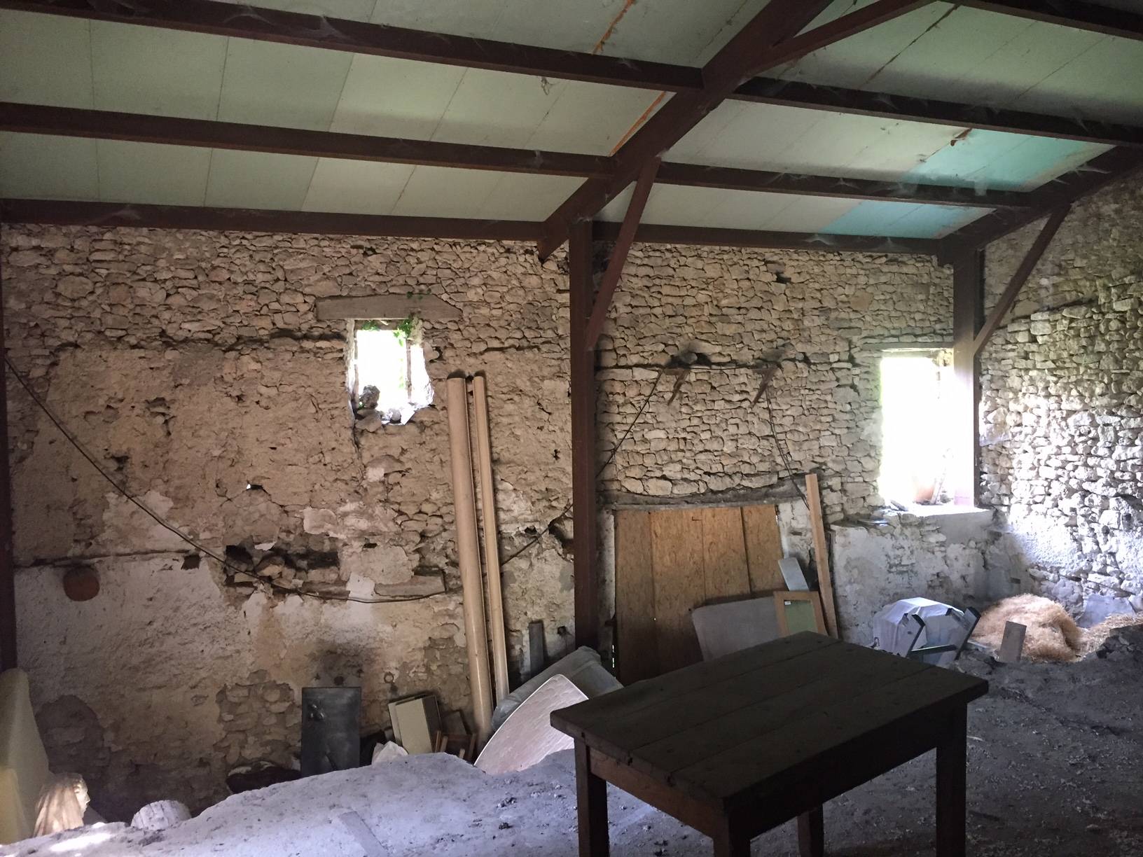 espace atypique à aménager dans cette bergerie dans le Luberon