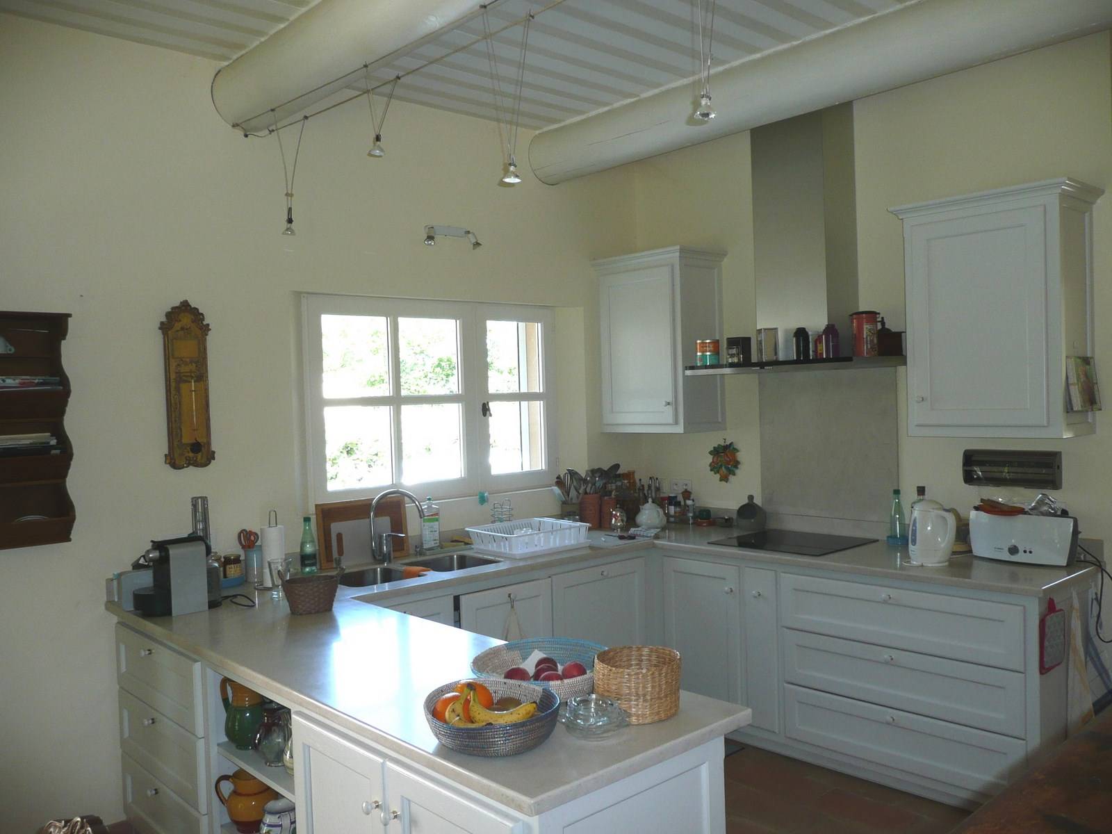 vente à Menerbes d'une maison de plain peid avec jardin et piscine