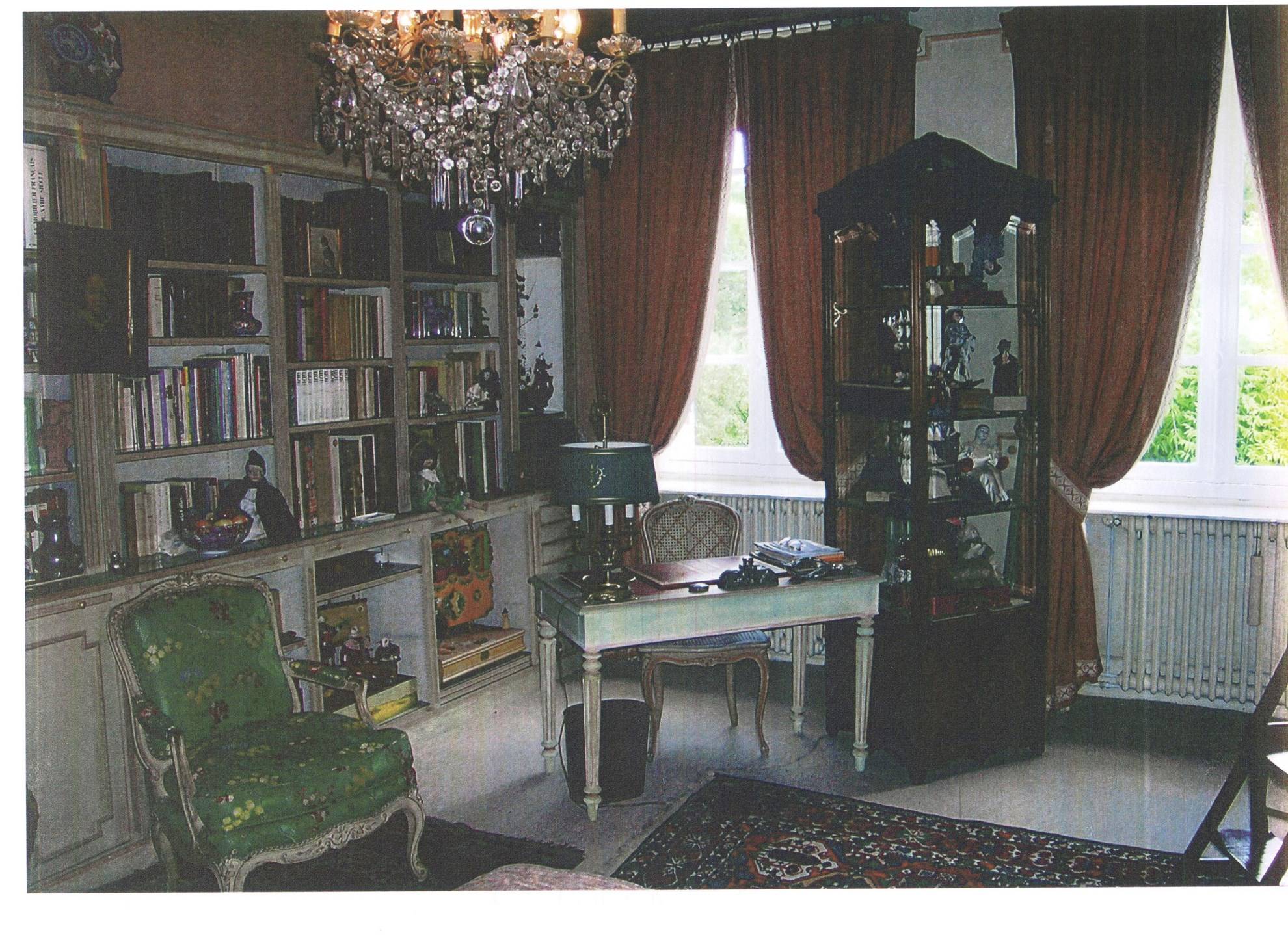 A vendre près de Sens Demeure de village dans un parc arboré