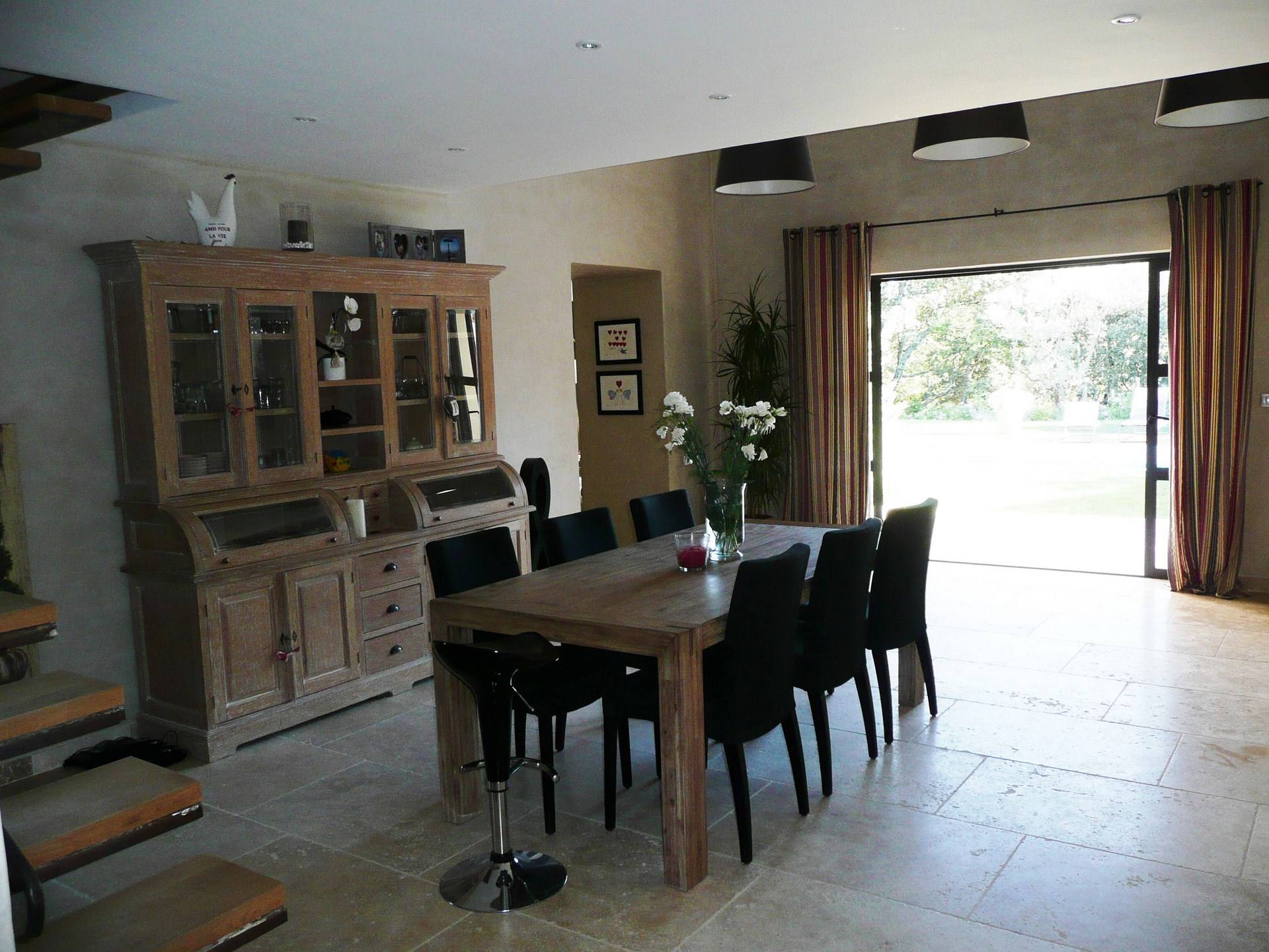 Gordes à 5 minutes maison contemporaine à la vente