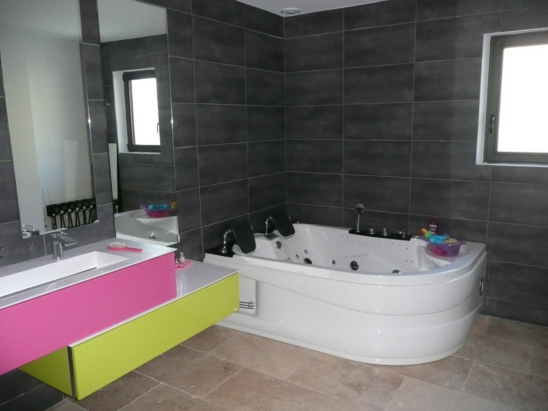 Maison moderne proche de Gordes à la vente