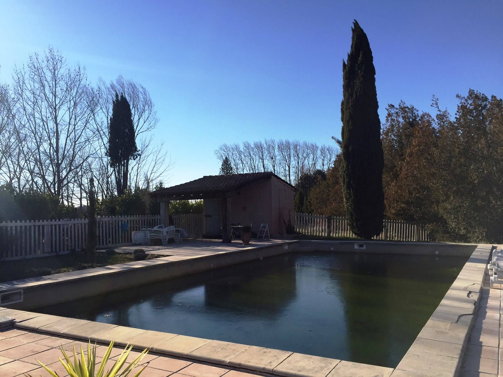 Bastidon à vendre à l'Isle sur la sorgue avec jardin et piscine