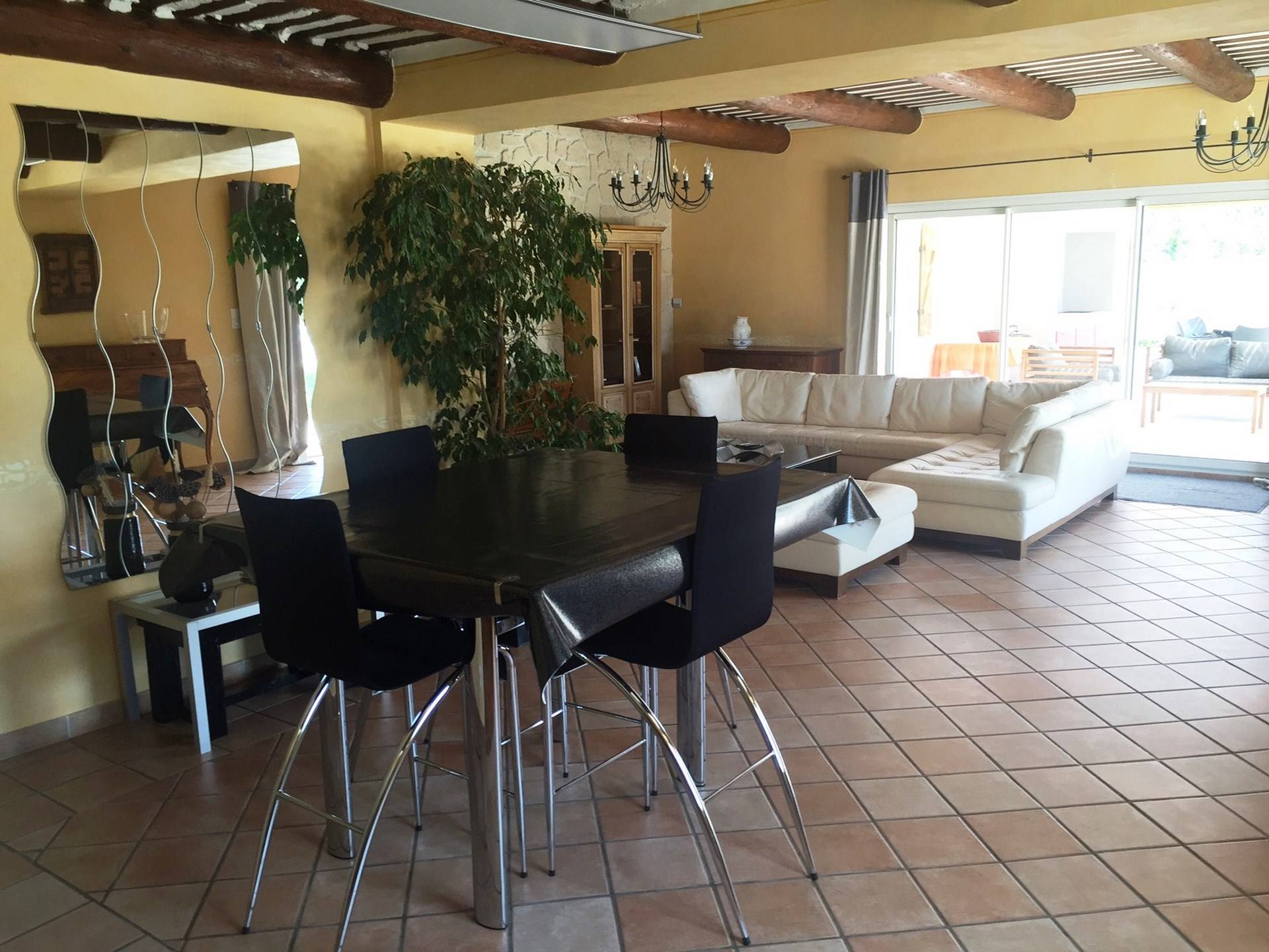 Mas restauré à vendre à Saint Rémy de Provence avec jardin et piscine