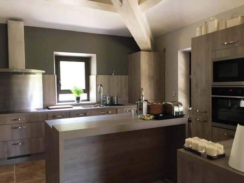 Bergerie en pierre rénovée à vendre à Menerbes avec une superbe vue