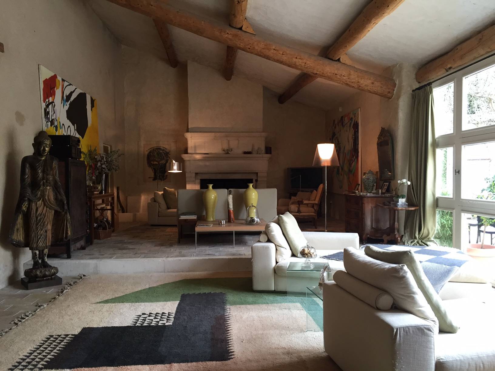 Mas ancien avec bel espace de vie à la vente dans le Luberon