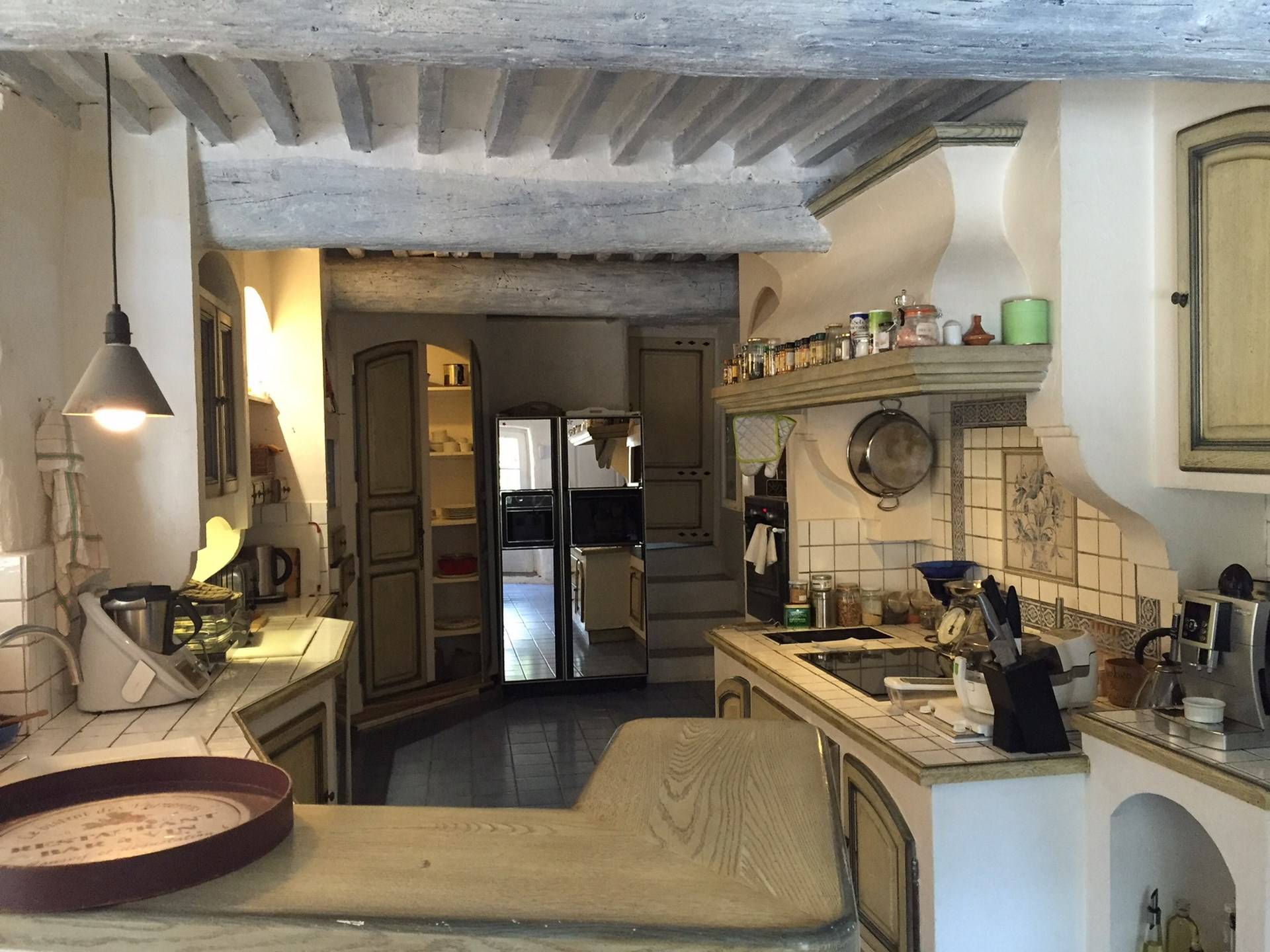 Mas ancien à vendre à Maubec avec jardin et piscine