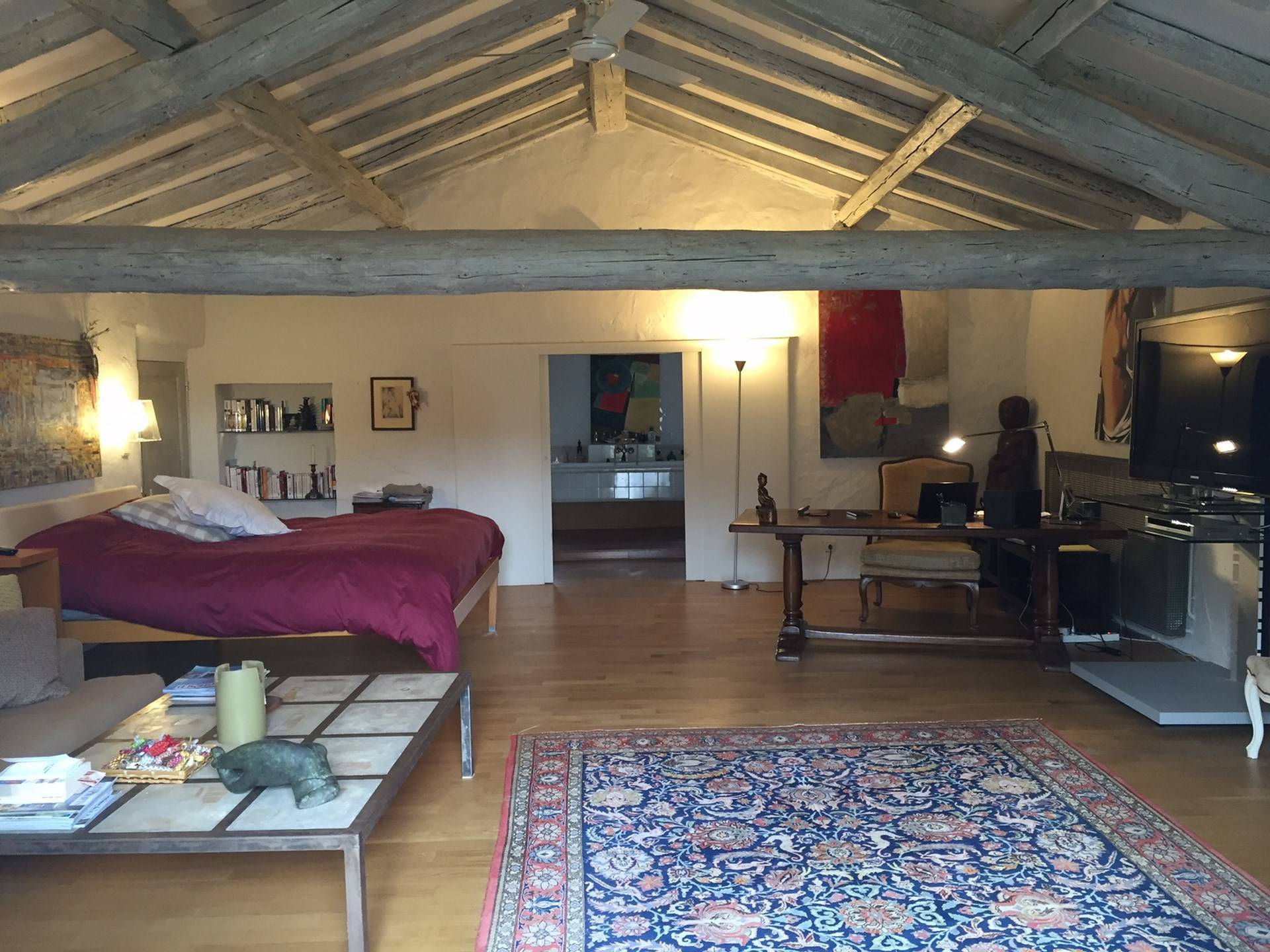 Master suite dans ce mas à la vente par l'immobilière du luberon