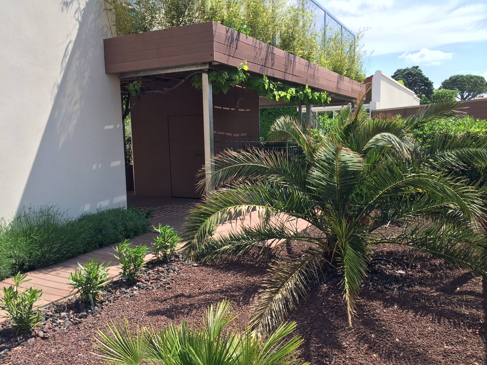 Maison contemporaine à vendre près d'Avignon avec jardin et piscine