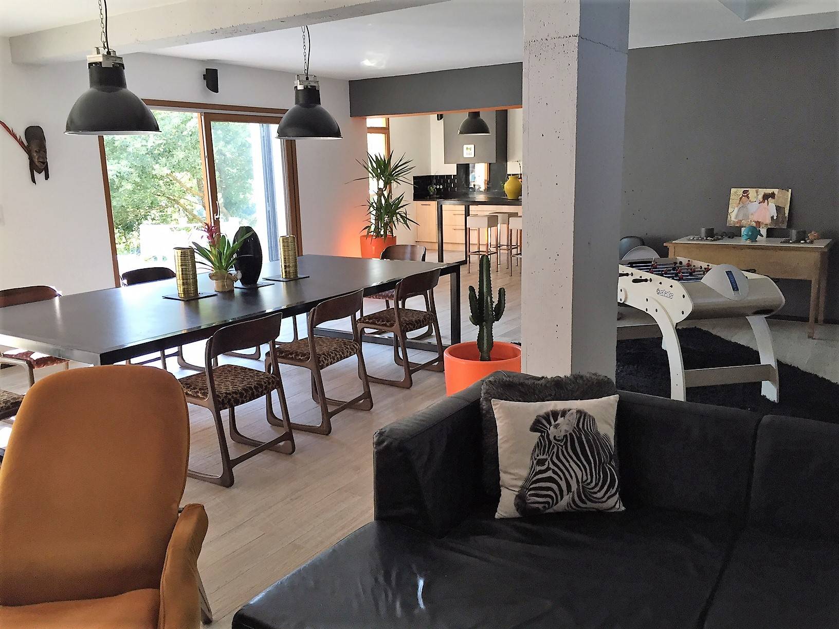 espace contemporain à vendre à menerbes