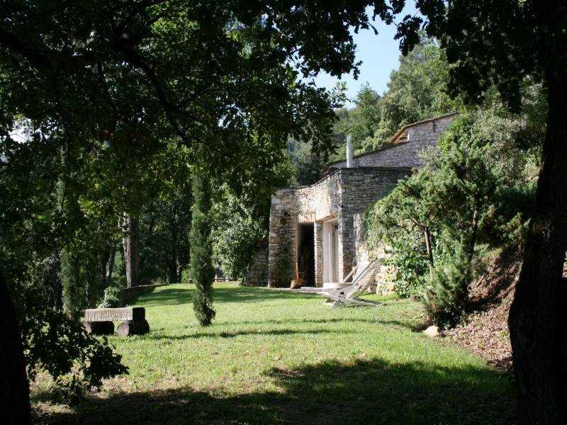Mas en Pierre à vendre à Menerbes avec jardin et piscine
