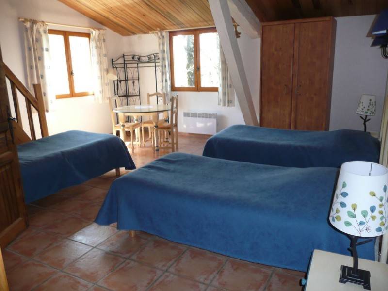 Hameau à vendre à Saignon avec 3.6 hectares de terres