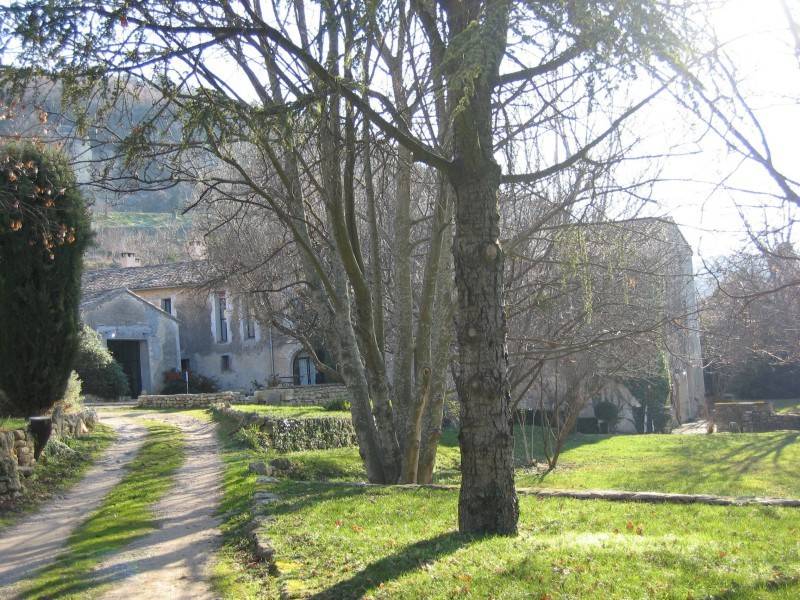 Bastide de Village 17ème  BONNIEUX à 15 minutes  BASTIDE 17ème Divisée en Appartements