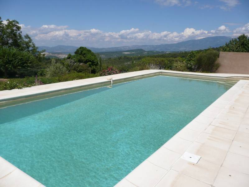Ancienne bergerie restaurée à vendre à Venasque avec jardin et piscine