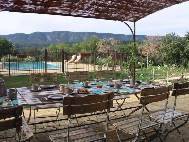 Bastide en pierre  à vendre à Menerbes avec une superbe vue sur le village