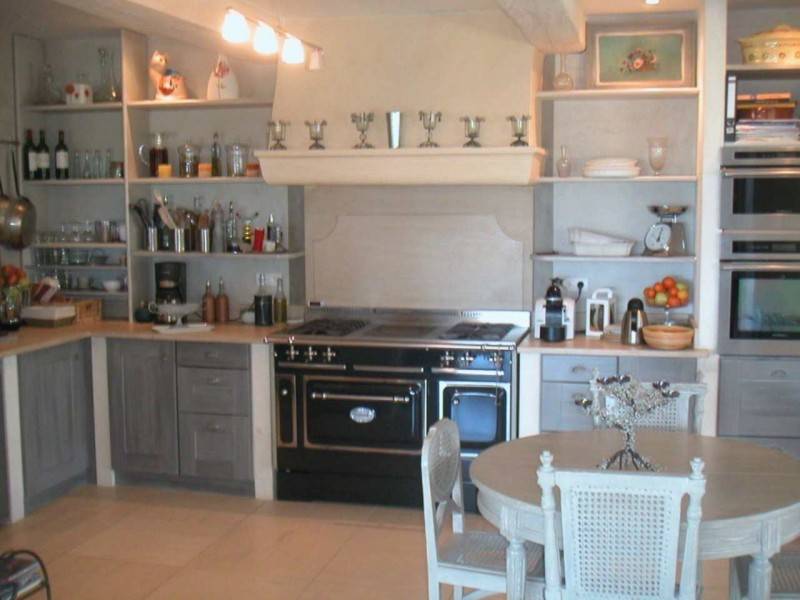 Bastide en pierre  à vendre à Menerbes avec une superbe vue sur le village