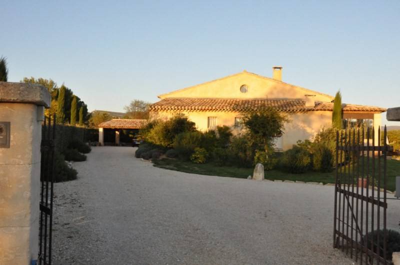 Mas de plain-pied à vendre à Roussillon avec jardin, piscine et une belle vue