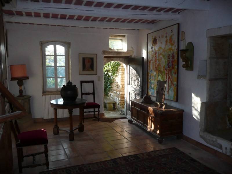Demeure de Village  à vendre à Menerbes au centre du village et au calme avec une superbe vue
