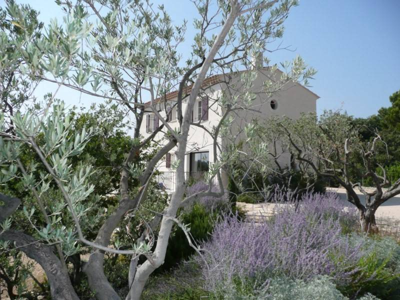 Bastidon  à vendre à Cabrières d'Avignon à proximité immédiate du village avec un jardin et une piscine