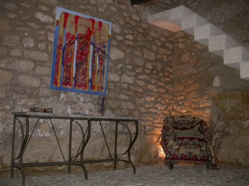 Maison de village à vendre à Menerbes au coeur du Village et au calme avec une terrasse jardin sur le toit et une vue d'exception